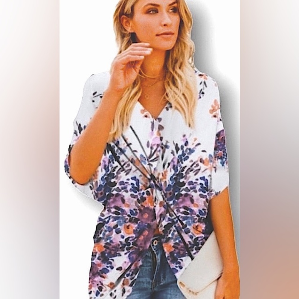 ✌🏼 #1346 Gorgeous V Neck White Floral Mix Top